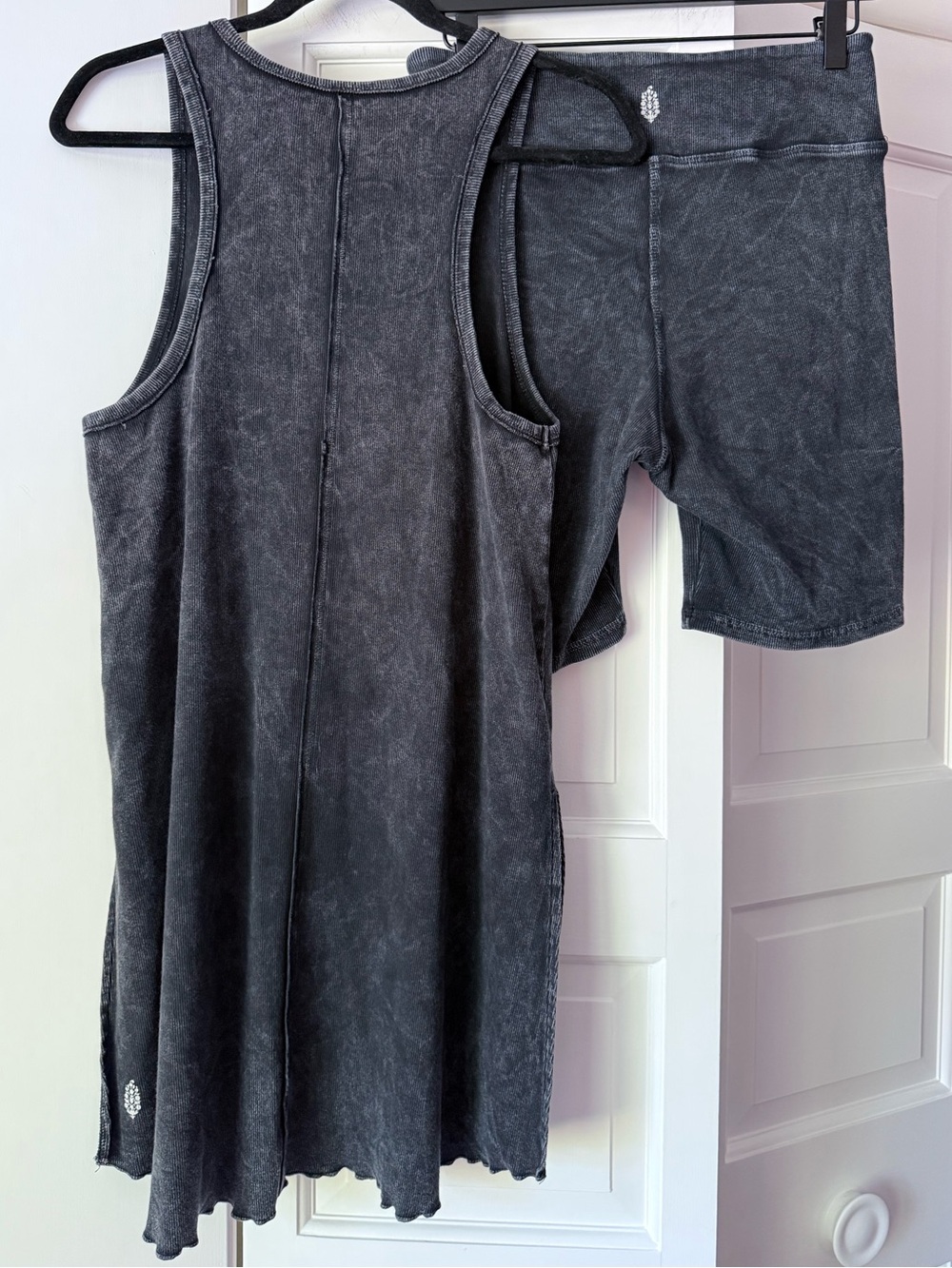 SOLD Free People Movement Matching Set Gray Acid Wash Tank & Biker Shorts M - Picture 4 of 4